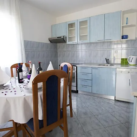 Ana * Kaštel Sućurac